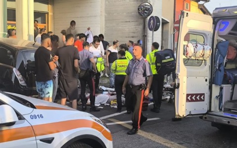 Maxi rissa a Verdellino, in strada volano bastoni, martelli e mazze da cricket: tre persone in ospedale