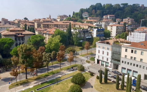 In piazza della Repubblica a Bergamo un nuovo sistema di illuminazione adattiva intelligente