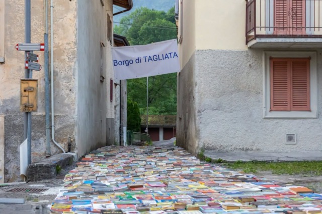 A Tagliata di Costa Serina torna la strada di libri: quest’anno saranno ben settemila