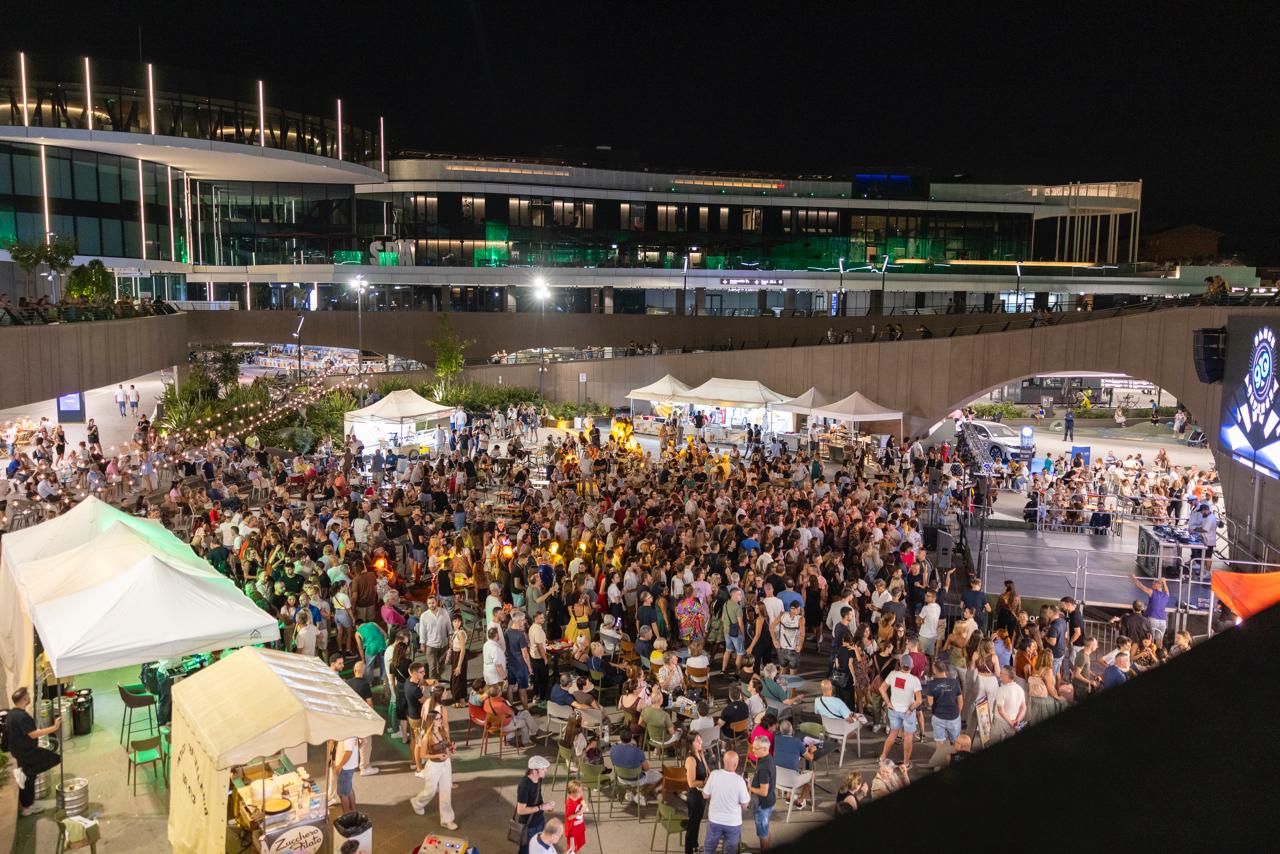In Piazza del Sagittario arriva il Bergamo Latin Festival, cinque serate di salsa e bachata a ChorusLife