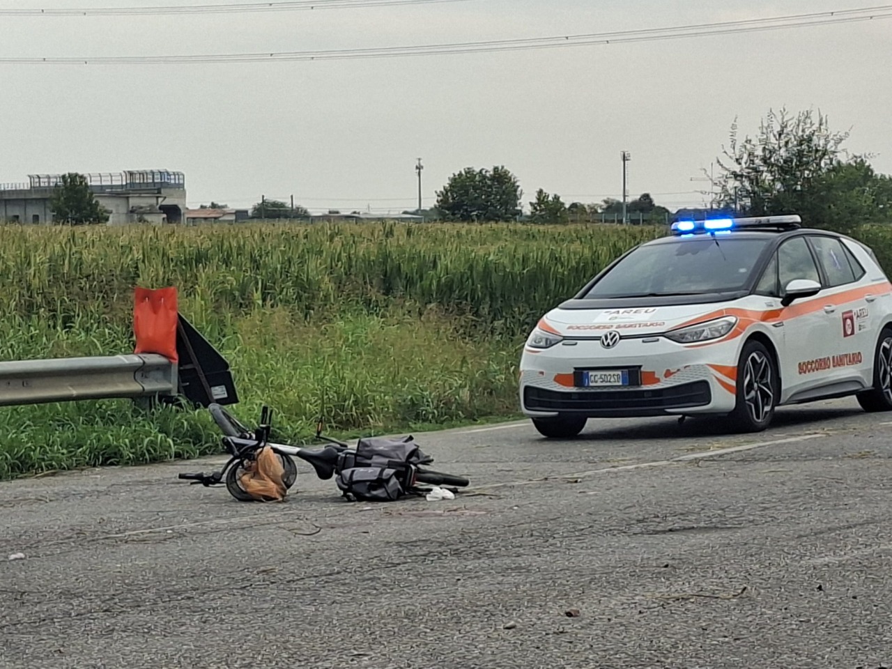 Gravissimo incidente a Caravaggio: 69enne in bicicletta travolto da un autobus di linea