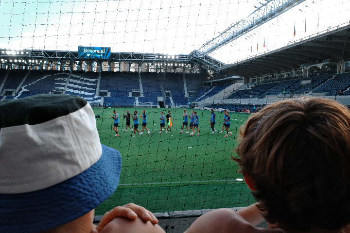 L’amore dei tifosi per l’Atalanta in dieci bellissime foto scattate in Curva alla New Balance Arena