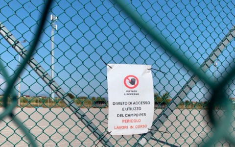 «Perché il campo di Zanica non è stato chiuso se già si sapeva che era pericoloso?»
