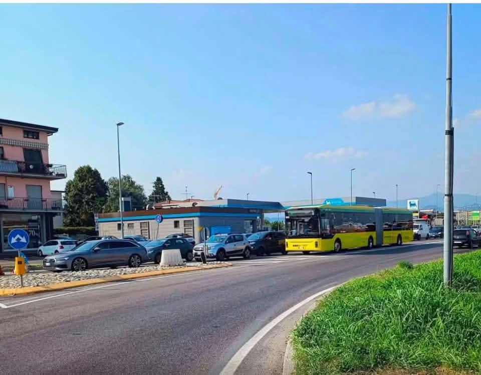 Fermate soppresse e frazioni isolate: a Dalmine ancora tante perplessità sull’e-Brt