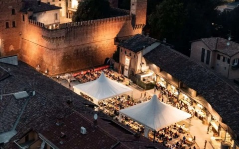 Aggredisce la madre durante la festa di Urgnano e poi si scaglia contro i carabinieri: arrestato 25enne