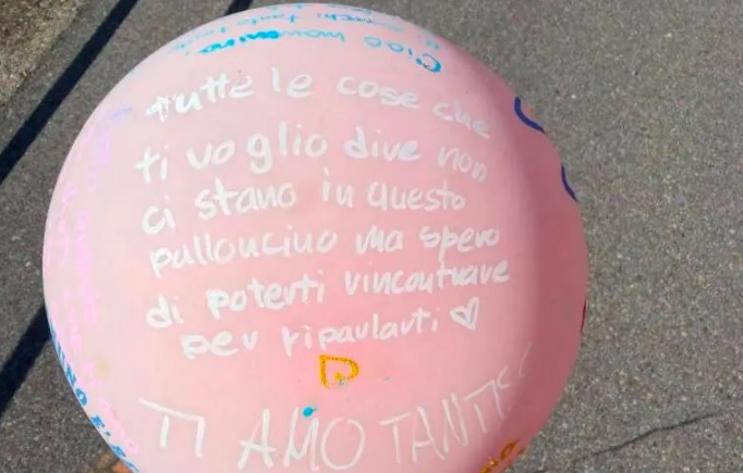 Dalla Brianza a Tavernola, un palloncino rosa con il commovente messaggio per una mamma
