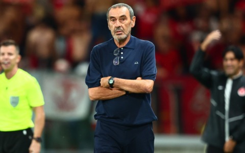 Sarri: «Mezz’ora ottima e con ritmo, poi capaci di soffrire. Difendere bassi è una cosa da correggere»