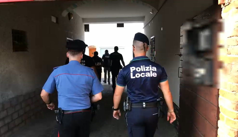 Casi di maltrattamento, stalking e violenza sessuale: espulsi tre stranieri dalla Bergamasca