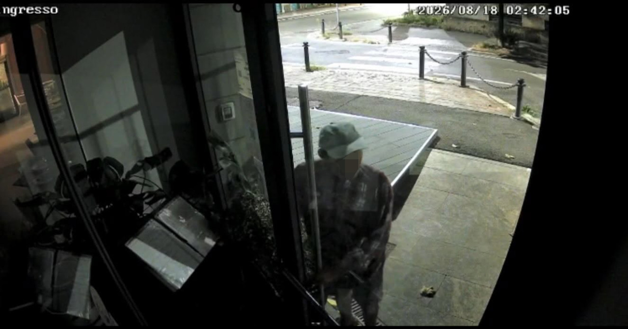 Tentato furto in via Masone a Bergamo: malviventi provano a forzare l’ingresso del ristorante Le Goût
