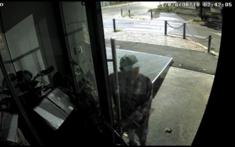Tentato furto in via Masone a Bergamo: malviventi provano a forzare l’ingresso del ristorante Le Goût