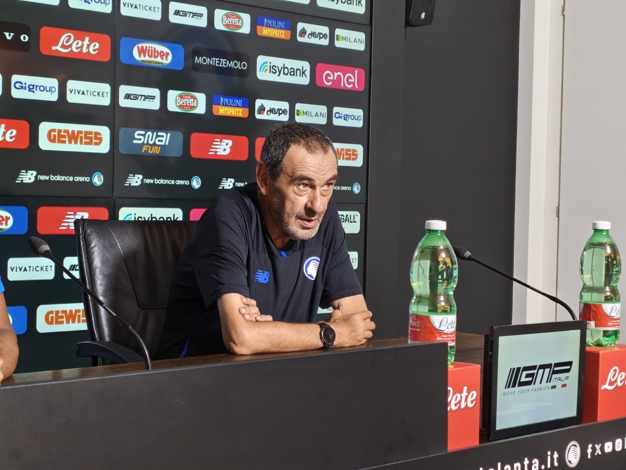 Sarri predica attenzione per l’esordio di Conference: «Partita insidiosa, ho studiato gli israeliani»