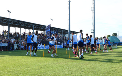 Centinaia di tifosi a Zingonia, il Centro Bortolotti traboccava d’affetto per un semplice allenamento