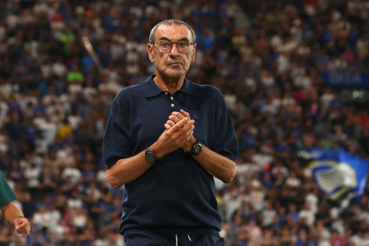 La conferenza di Sarri, il mercato «palloso» e la soddisfazione per il lavoro di ogni giorno