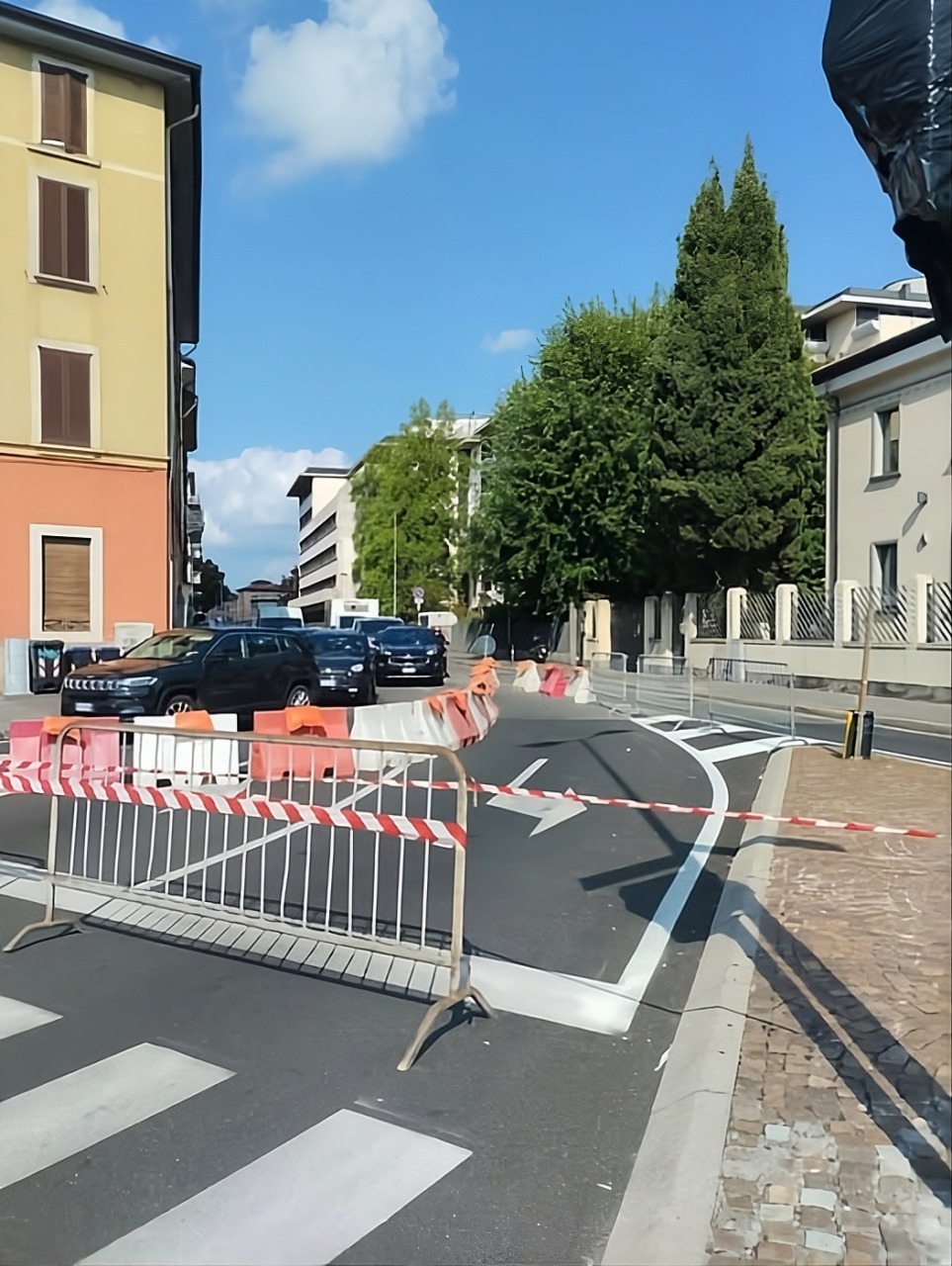 Di correttivo in correttivo sulle strade di Bergamo, l’e-Brt pare il gioco dell’oca