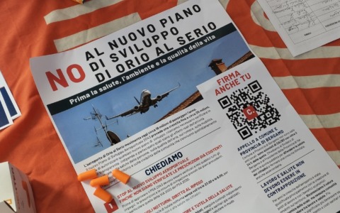 I punti della raccolta firme promossa dai comitati civici contro lo sviluppo dell’aeroporto di Orio