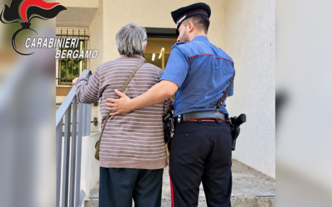 Si finge carabiniere e prova a farsi consegnare l’oro di un’anziana: arrestato a Dalmine