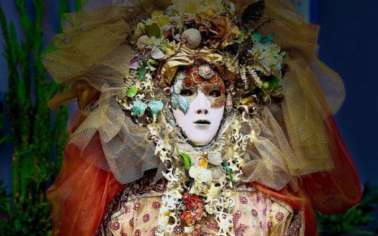Bosco da fiaba in Piazza Vecchia con le maschere di Franz Cancelli
