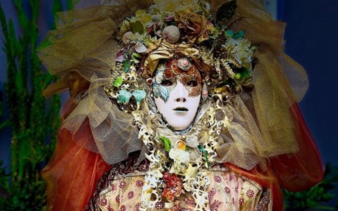 Bosco da fiaba in Piazza Vecchia con le maschere di Franz Cancelli