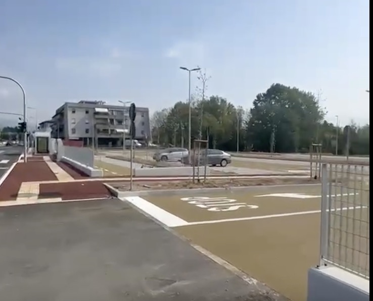 Il parcheggio gratuito dell’e-Brt di via Gorizia è quasi vuoto