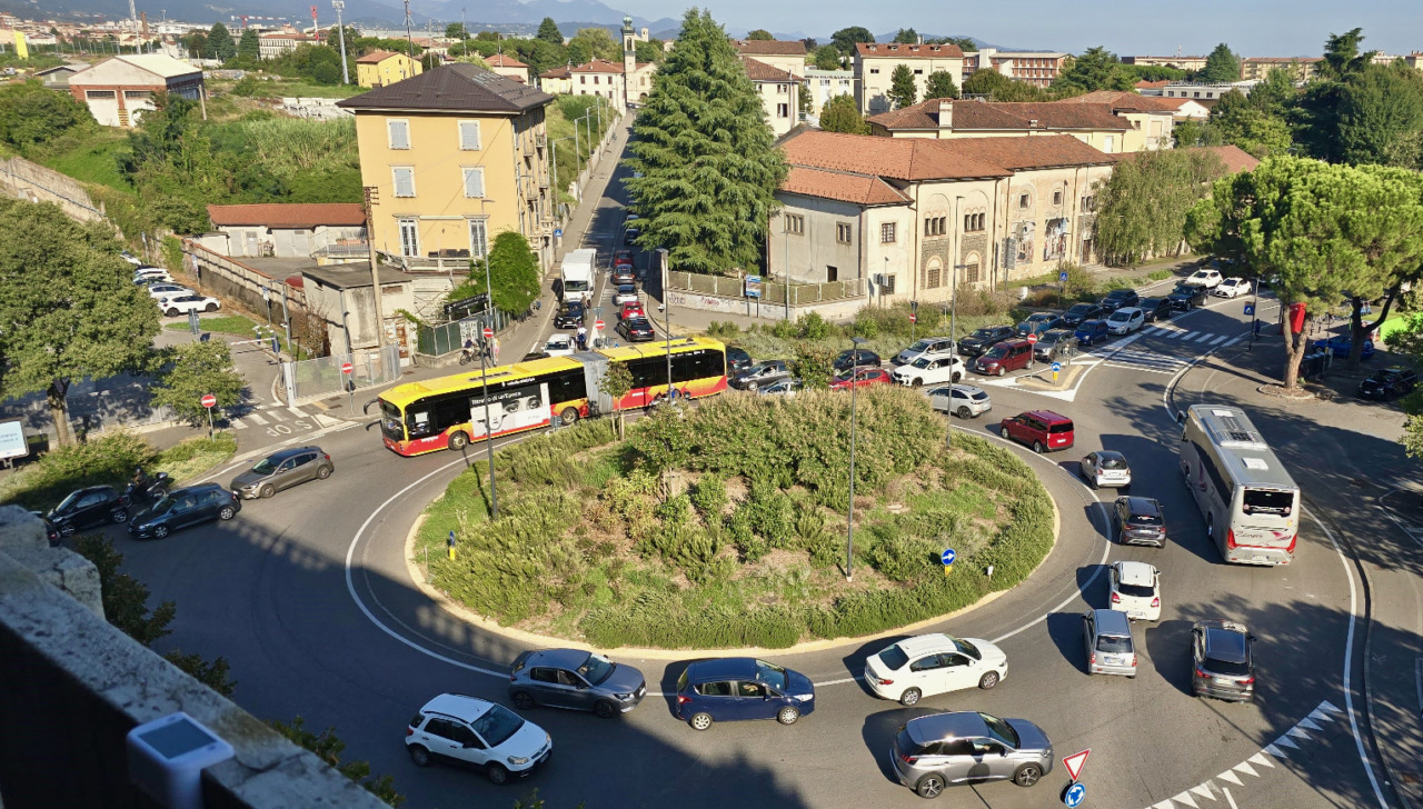 Diciamola tutta: nelle ore di punta, le ricadute delle corsie e-Brt hanno paralizzato il traffico