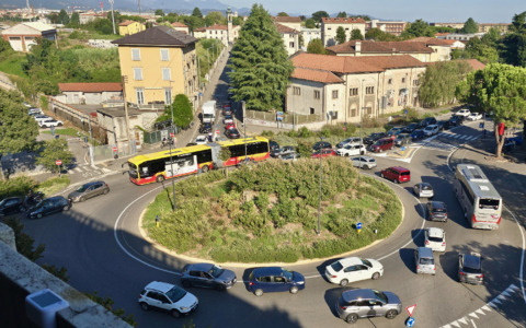 Diciamola tutta: nelle ore di punta, le ricadute delle corsie e-Brt hanno paralizzato il traffico