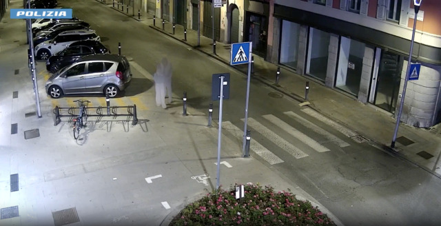 Arrestata la presunta autrice della spaccata a un ristorante di Largo Belotti