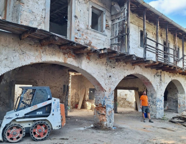 Sono iniziati i lavori all’ex convento di Santa Margherita di Torre Boldone (dopo 40 anni di degrado)
