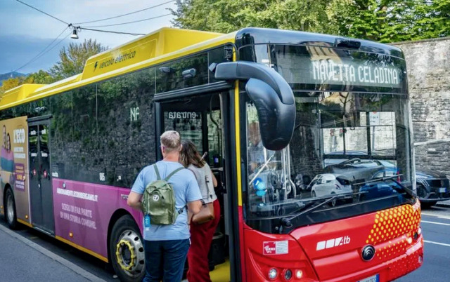 Le navette gratuite della domenica per Città Alta resteranno in servizio fino a fine anno