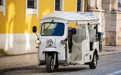 Tuk Tuk usati per trasferire turisti a Bergamo? L’azienda ottiene la sospensiva dal giudice di pace