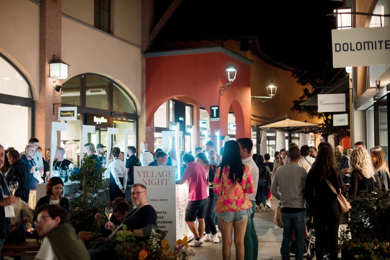 Village Night venerdì 11 settembre: il Franciacorta Designer Village celebra il territorio tra vino e musica