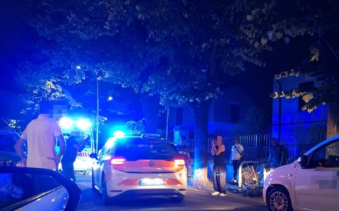 Rissa a Treviglio, un 35enne accoltellato alla schiena