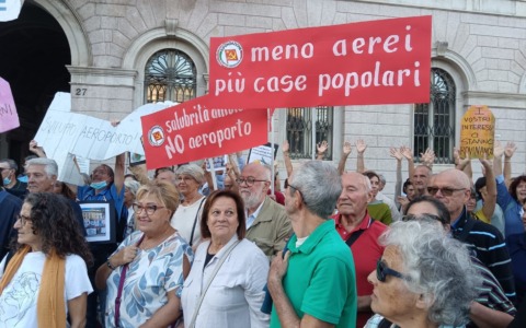 Aeroporto di Orio e piano di sviluppo, la politica locale spaccata in due dopo il Consiglio comunale