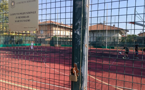 E’ stato riaperto (finalmente) il campetto di basket di Valtesse