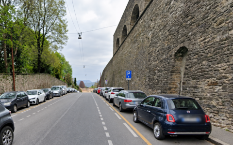 «I posti auto ci sono». Sì, ma dove? Il caso Colle Aperto