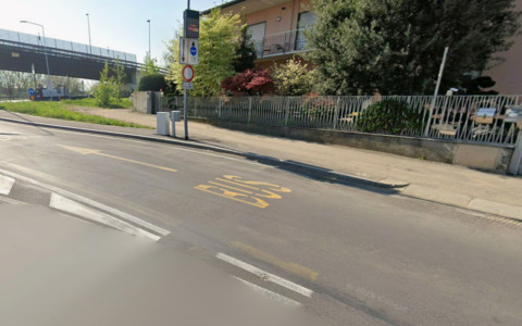 Dal 5 ottobre sarà attivato il videocontrollo della corsia riservata in via Bianzana, a Bergamo