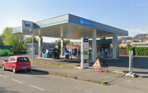Anche a Bergamo è finita la benzina: i distributori Eni presi d’assalto. E da giovedì c’è anche Q8