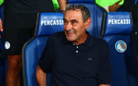 Sarri alla vigilia della Roma: «Partita difficile. Sono contento che il mercato sia finito»