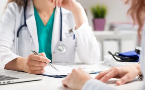 Tra Ambivere e Mapello 600 pazienti cambiano medico, che però resta in servizio: «Ora vogliamo tornare indietro»
