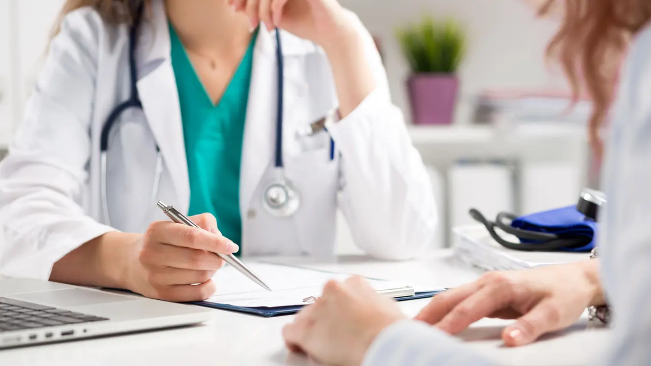 Tra Ambivere e Mapello 600 pazienti cambiano medico, che però resta in servizio: «Ora vogliamo tornare indietro»