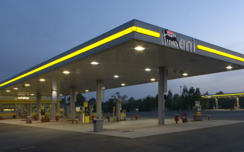 Benzina e diesel, il tetto ai prezzi parte a rilento: Eni, Ip e Q8 raccolgono l’invito del Governo