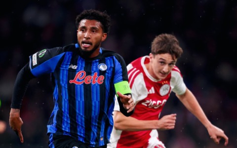 Cronaca di Ajax-Atalanta 2-0: Dea ko nel finale, decidono Arokodare e Ouazane