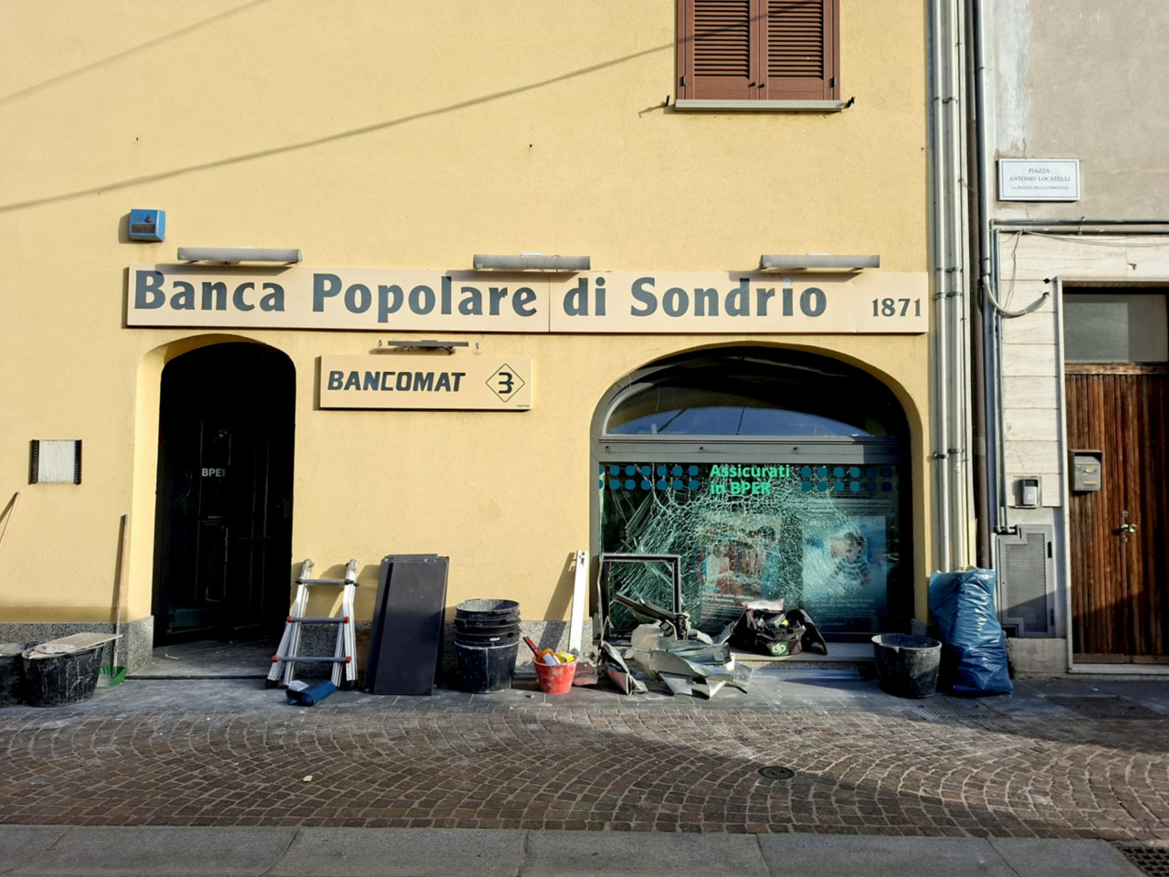 Esplosione nel centro di Mozzanica: nel mirino il bancomat della Bper