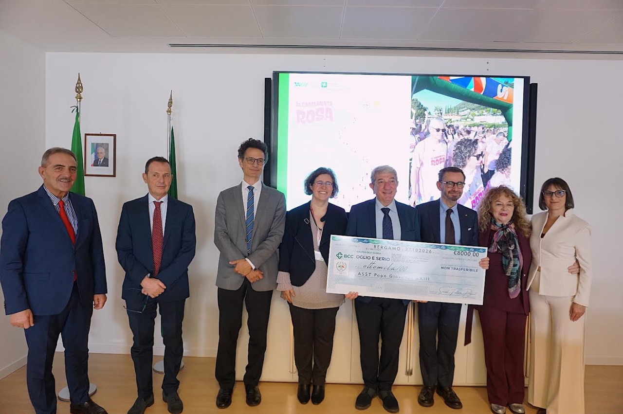 Ottomila euro dalla Camminata Rosa al Papa Giovanni di Bergamo