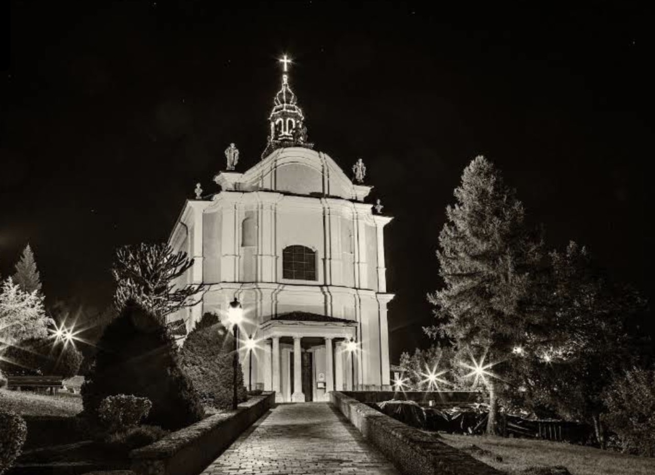 Furto in chiesa a Castione: la porta sul retro è stata forzata dai ladri