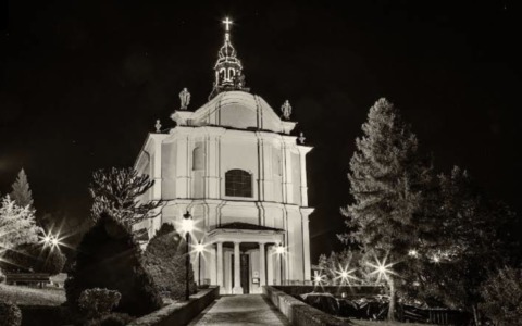 Furto in chiesa a Castione: la porta sul retro è stata forzata dai ladri