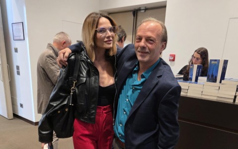 Fabrizio Villa, il poeta di Ponte San Pietro, ha finalmente incontrato la sua musa: Laura Chiatti