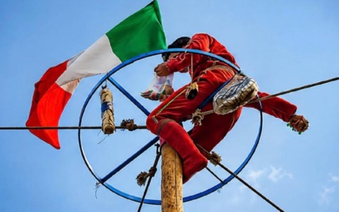 Palo della Cuccagna, al Campionato italiano vincono i veneti, gli Acrobati di Almè sul podio