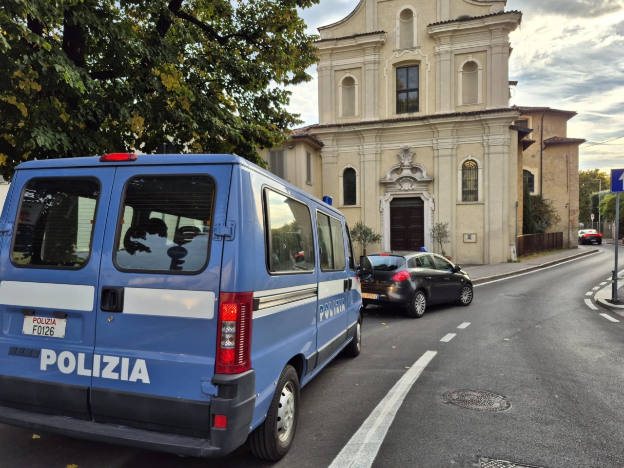 Controlli sui permessi di soggiorno: tredici persone in Questura, due trasferite in un centro per i rimpatri
