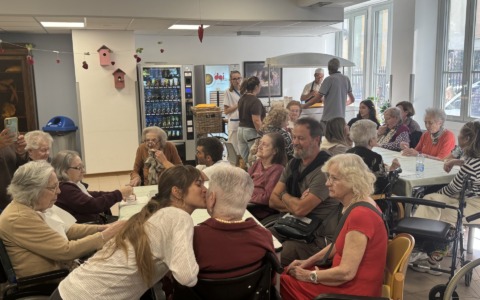 Trecento chili di gelato nelle Rsa: così quindici gelaterie bergamasche festeggiano i nonni