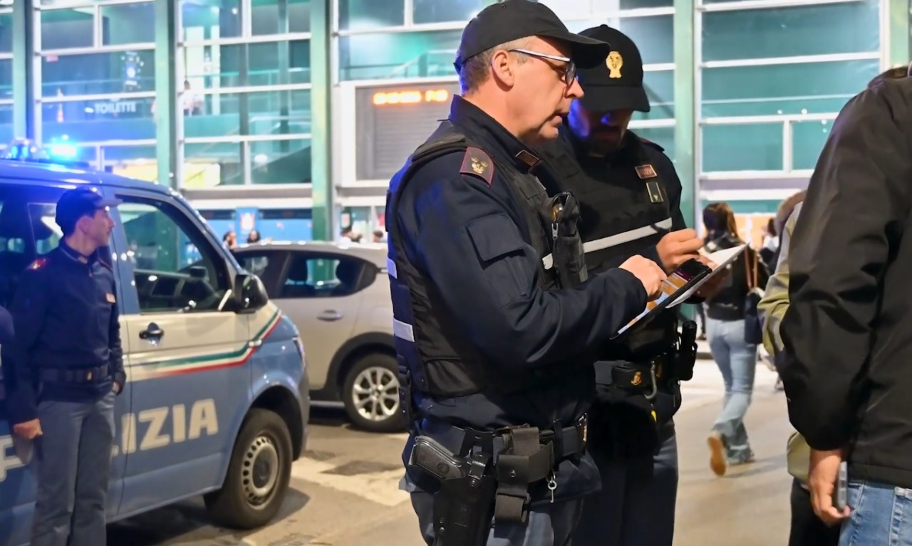 Controlli su 350 giovani dopo gli scontri a Bergamo: dodici misure di prevenzione
